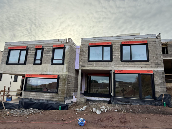 3 MAISONS UNIFAMILIALES